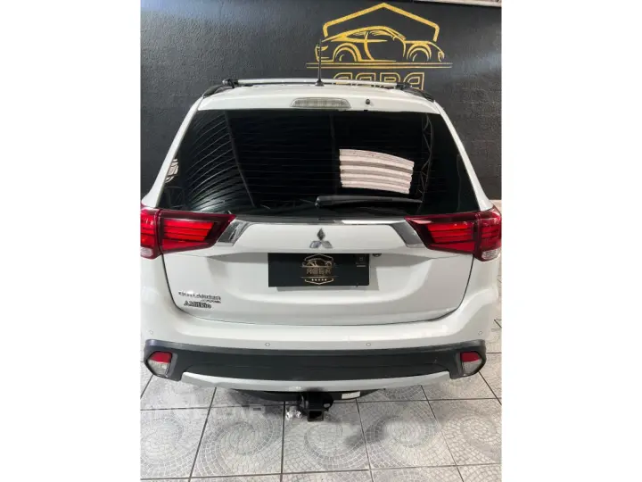 OUTLANDER 2.2 4X4 16V DIESEL 4P AUTOMÁTICO