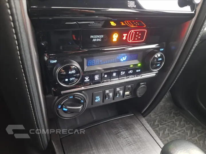 HILUX SW4 2.8 D-4D TURBO DIESEL SRX 7L 4X4 AUTOMÁ