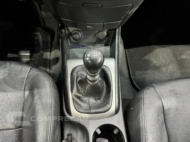 I30 - 2.0 MPFI GLS 16V 4P MANUAL