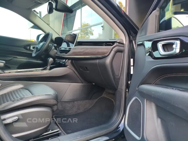 COMMANDER 1.3 T270 Turbo Limited