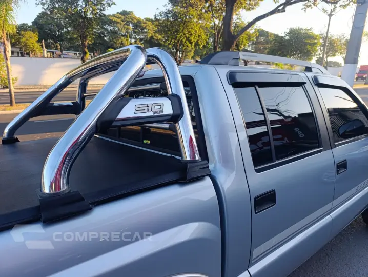 S10 2.4 MPFI Executive 4X2 CD 8V