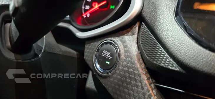 ONIX 1.0 Turbo Plus LT