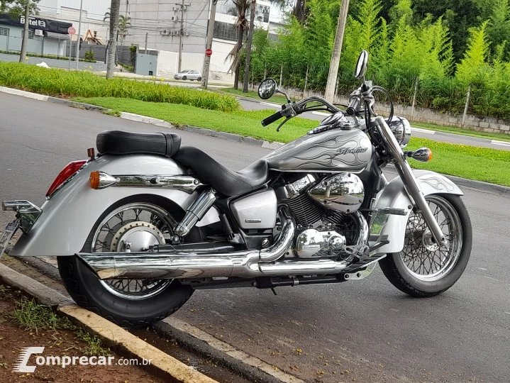 Shadow 750