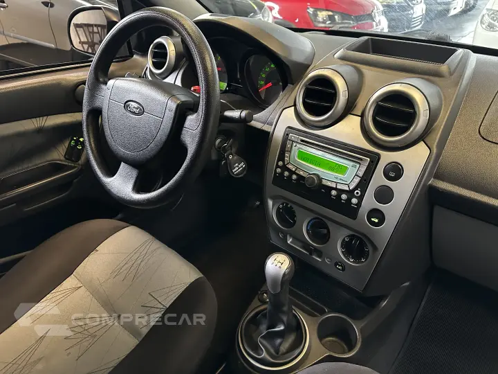 FIESTA 1.6 MPI Class Hatch 8V
