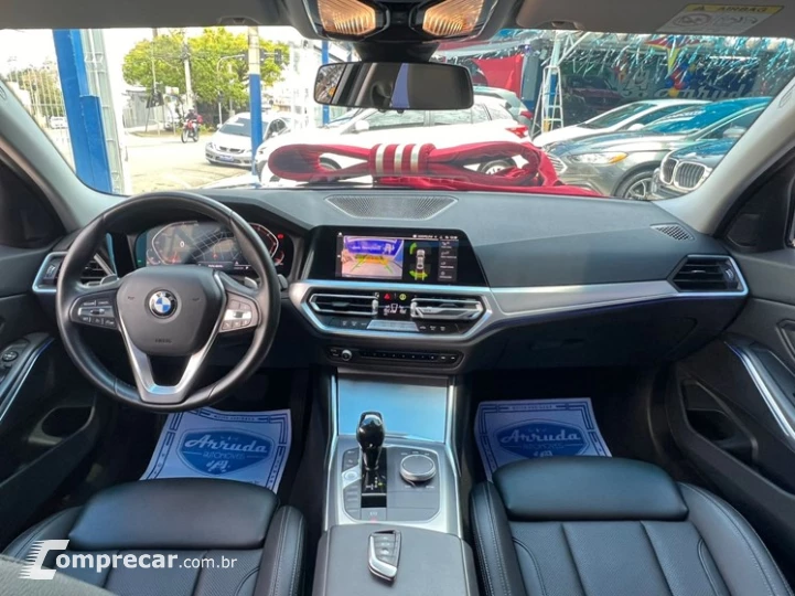 320i