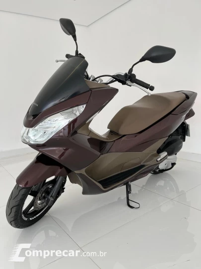 PCX 150 DLX