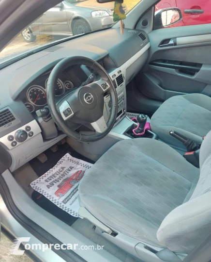 VECTRA 2.0 MPFI Elegance 8V