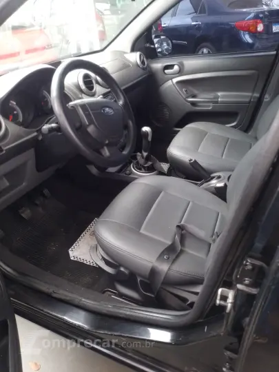 FIESTA 1.6 Rocam SE Plus Sedan 8V