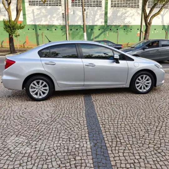 Civic Sedan LXS 1.8/1.8 Flex 16V Aut. 4p