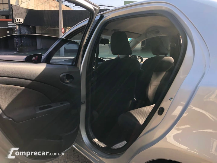 Etios 1.5 X Plus Sedan 16V Flex 4P Automático
