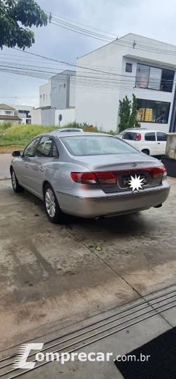 AZERA 3.3 MPFI GLS Sedan V6 24V