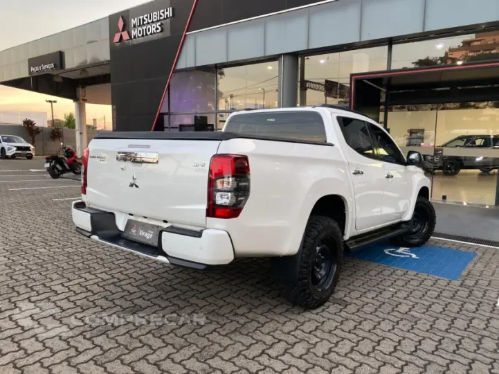 L200 TRITON 2.4 16V Turbo Sport HPE CD 4X4