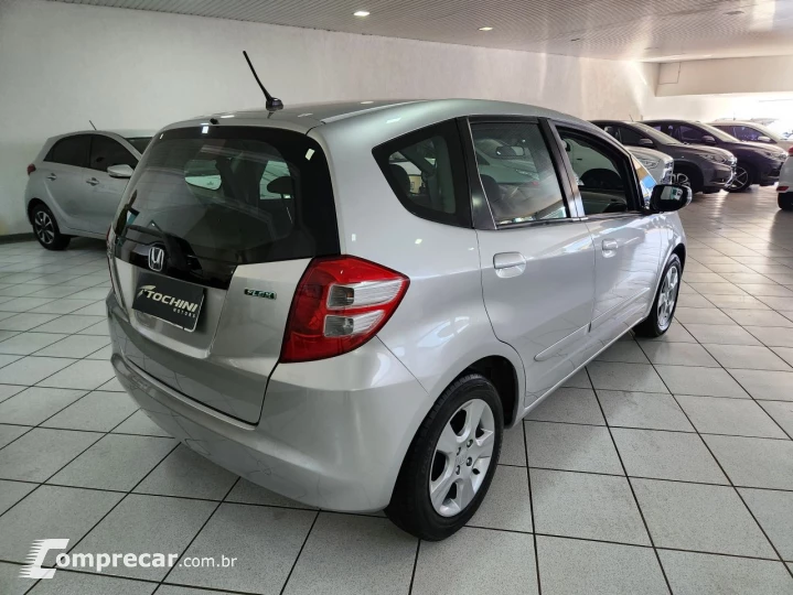 Fit 1.4 16V 4P LX FLEX