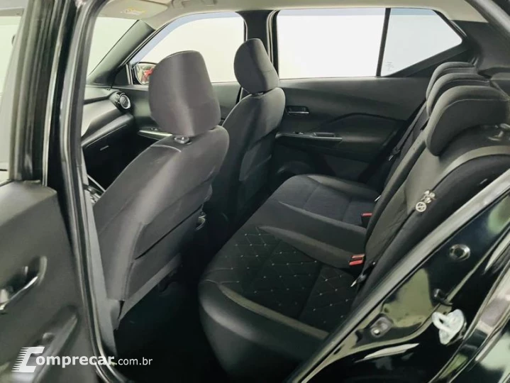 KICKS SV CVT