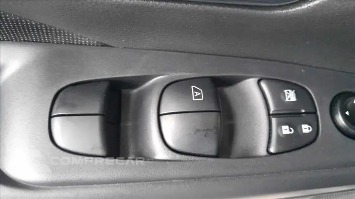 KICKS PLAY 1.6 16V FLEXSTART SENSE XTRONIC