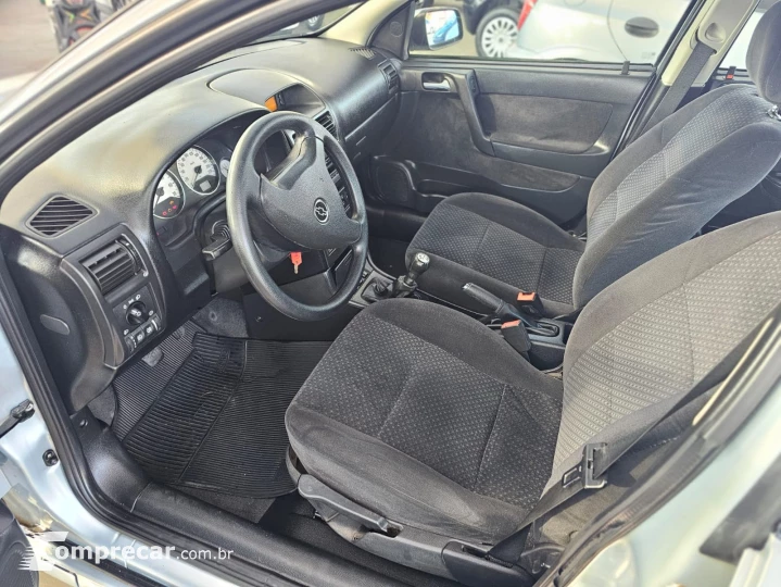 ASTRA 2.0 MPFI Advantage 8V
