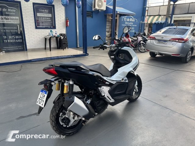 ADV 150 - SCOOTER