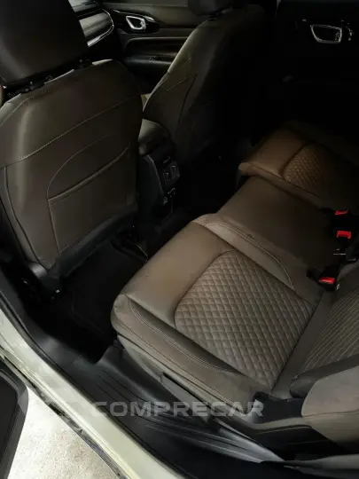 Commander 1.3 16V 4P FLEX T270 OVERLAND TURBO AUTOMÁTICO AT6