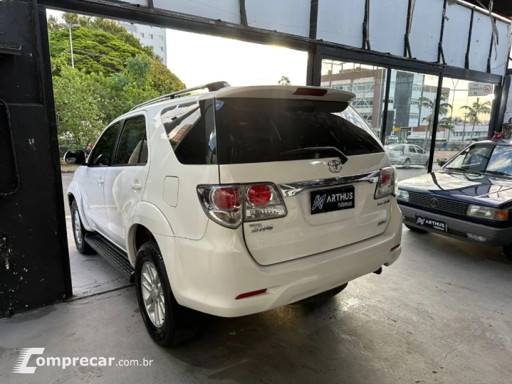 Hilux SW4 SRV D4-D 4x4 3.0 TDI Dies. Aut