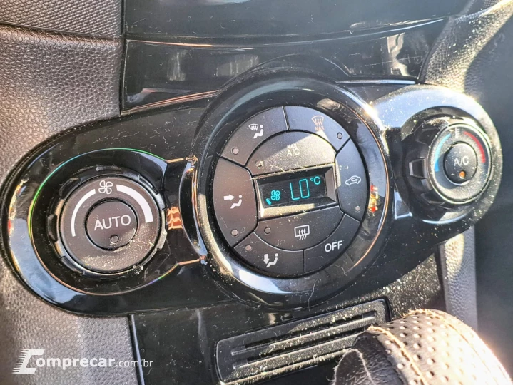 FIESTA 1.6 Titanium Hatch 16V