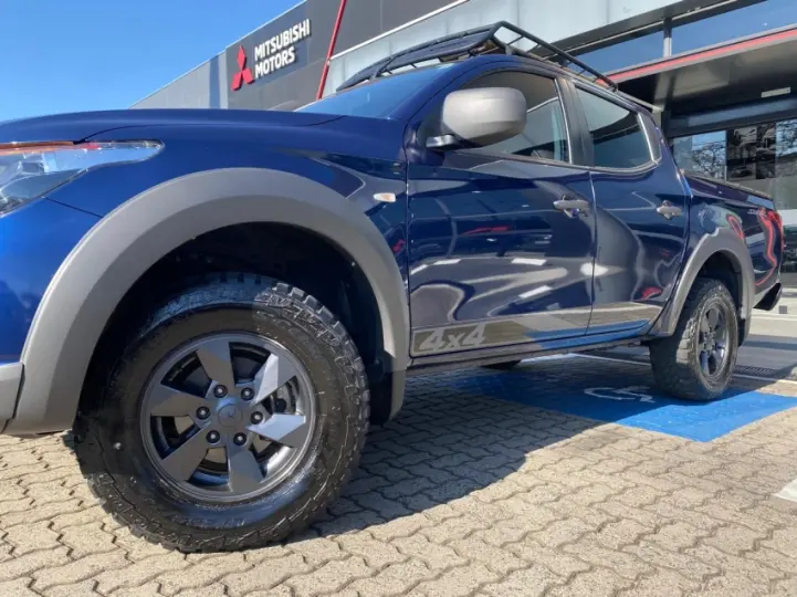 L200 TRITON 2.4 16V Turbo Savana GLS CD 4X4