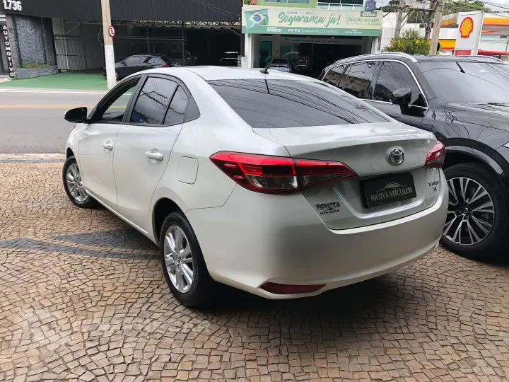 Yaris 1.5 16V Flex Sedan Xl Multidrive