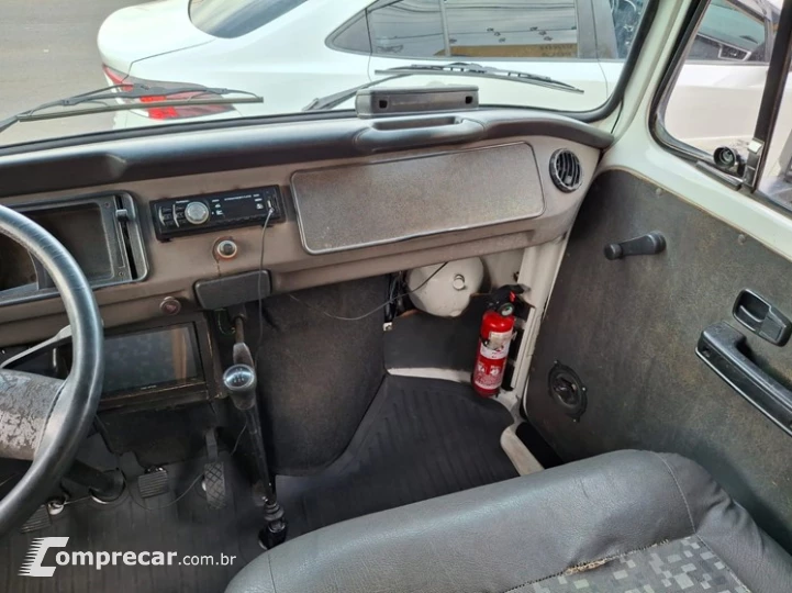 KOMBI 1.6 MI STD Escolar 8V
