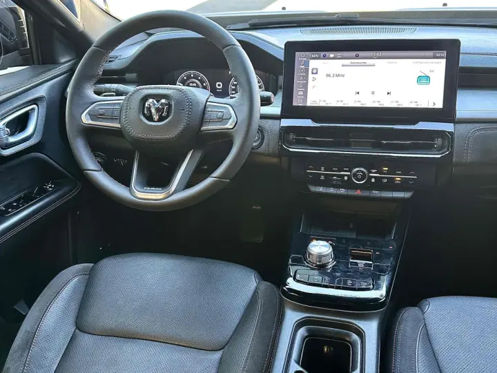 RAMPAGE 2.0 HURRICANE 4 TURBO GASOLINA R/T 4X4 AUTOMÁTICO