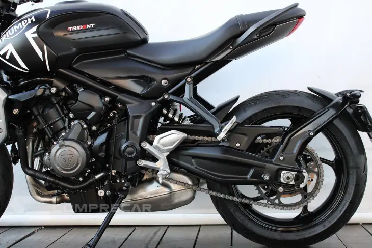 TRIUMPH TRIDENT 660