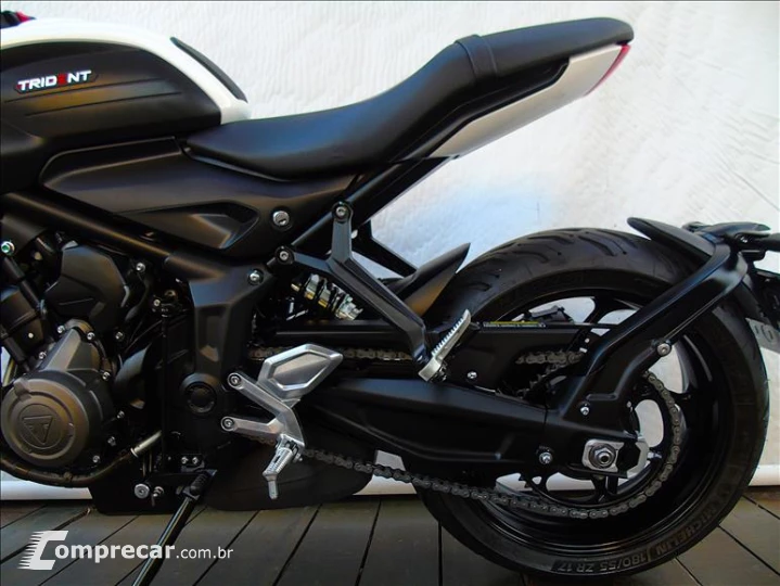 TRIDENT 660