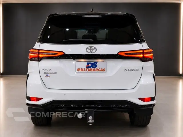 HILUX SW4 - 2.8 D-4D TURBO DIAMOND 7L 4X4 AUTOMÁTICO