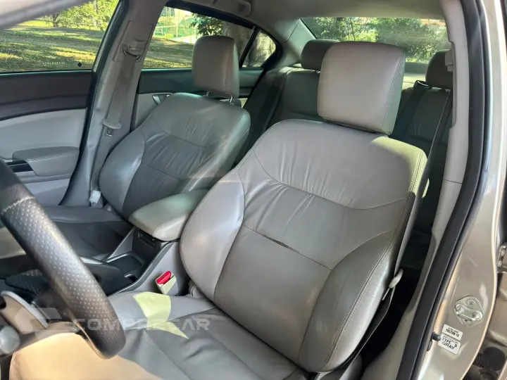 CIVIC 1.8 LXL 16V