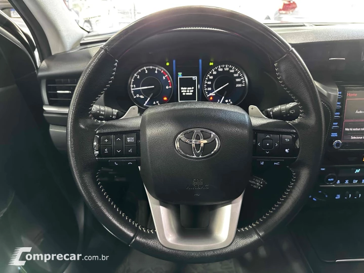 HILUX SW4 2.8 D-4D TURBO DIESEL SRX 7L 4X4 AUTOMÁTICO