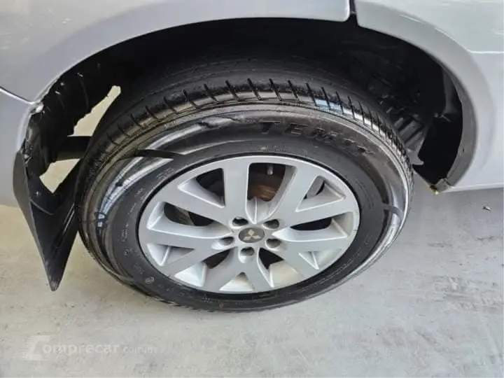 PAJERO TR4 2.0 4X2 16V 140CV FLEX 4P AUTOMÁTICO