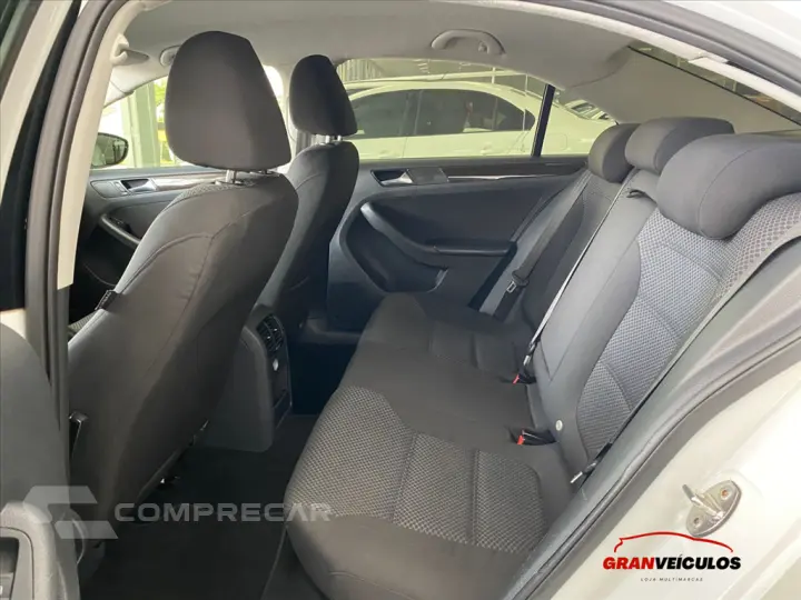JETTA 2.0 COMFORTLINE FLEX 4P TIPTRONIC