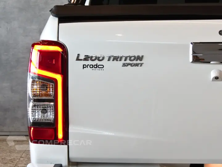 L200 TRITON 2.4 16V Turbo Sport Hpe-s CD 4X4