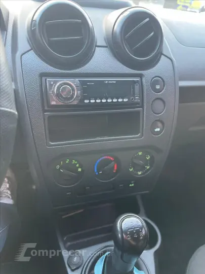 FIESTA 1.6 MPI Sedan 8V