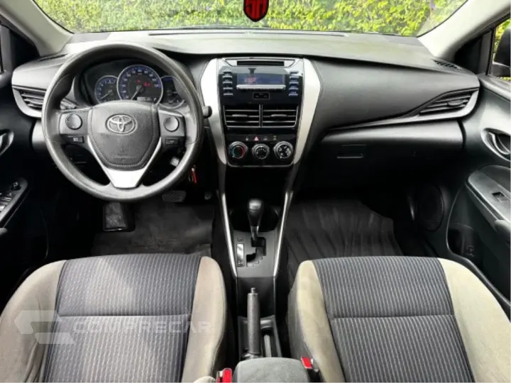 YARIS 1.5 16V FLEX SEDAN XL LIVE MULTIDRIVE