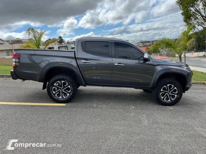 L200 TRITON 2.4 16V TURBO DIESEL SPORT HPE-S CD 4P 4X4 AUTOM
