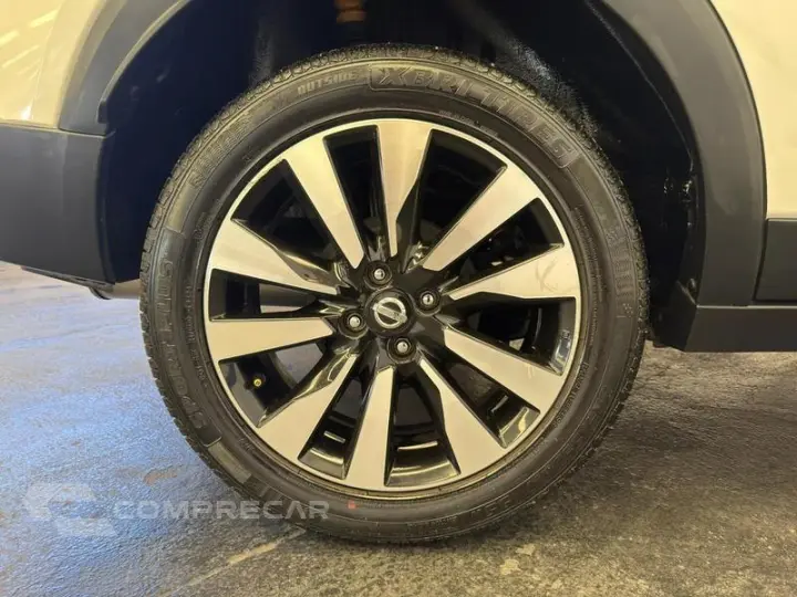 KICKS SV CVT 1.6 16V FLEX 5P AUT