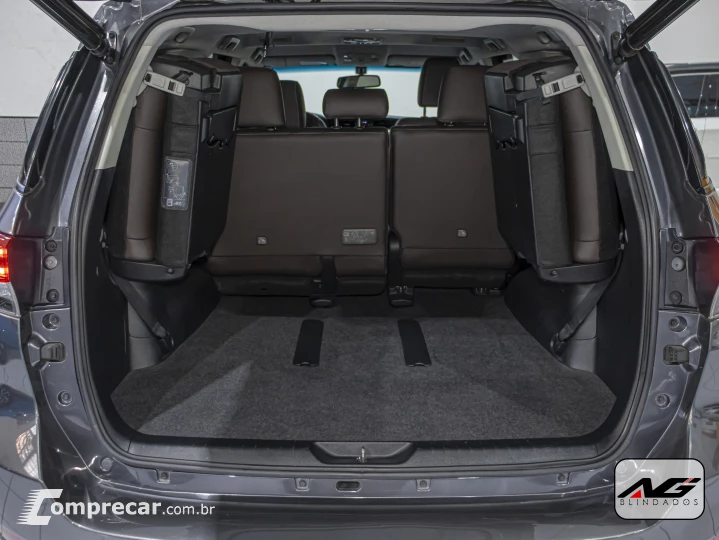 HILUX SW4 2.7 SRV 7 Lugares 4X2 16V