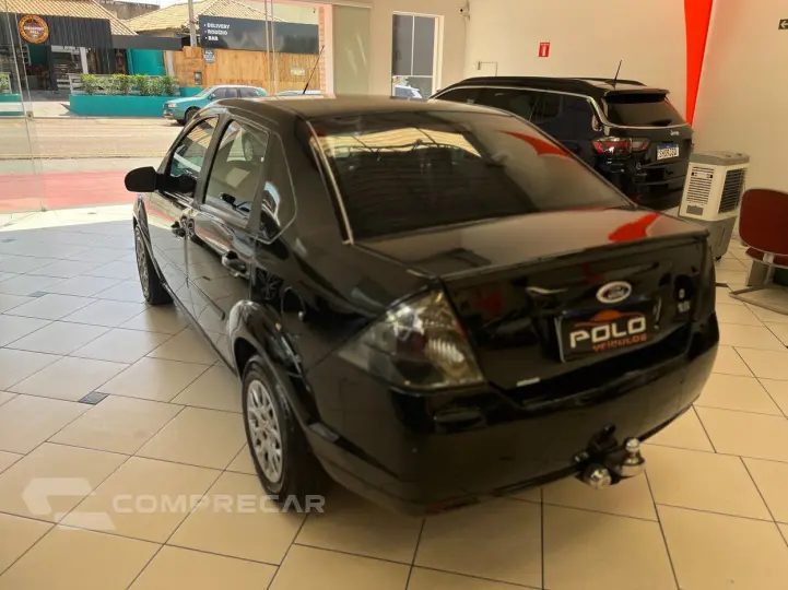 FIESTA 1.6 ROCAM SE SEDAN 8V FORD