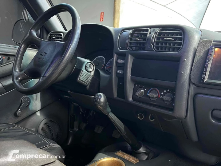 BLAZER 2.4 MPFI ADVANTAGE 4X2 8V GASOLINA 4P MANUAL