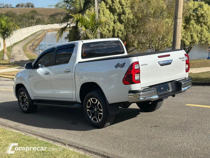 HILUX 2.8 D-4D TURBO DIESEL CD SRX 4X4 AUTOMÁTICO