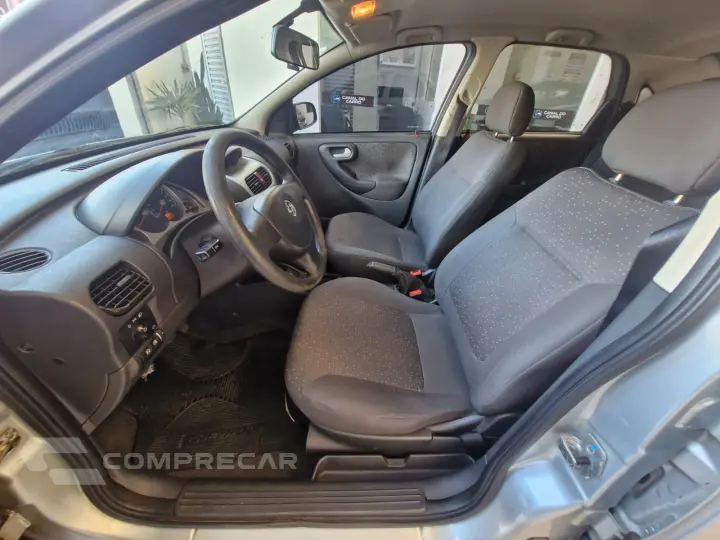 CORSA 1.4 MPFI Premium Sedan 8V