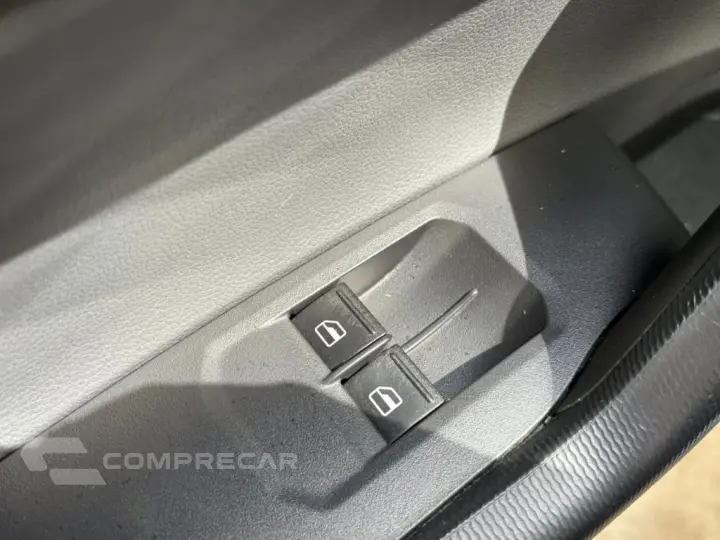 Polo Track 1.0 Flex 12V 5p