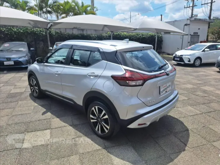 KICKS PLAY 1.6 16V FLEXSTART ADVANCE PLUS XTRONIC