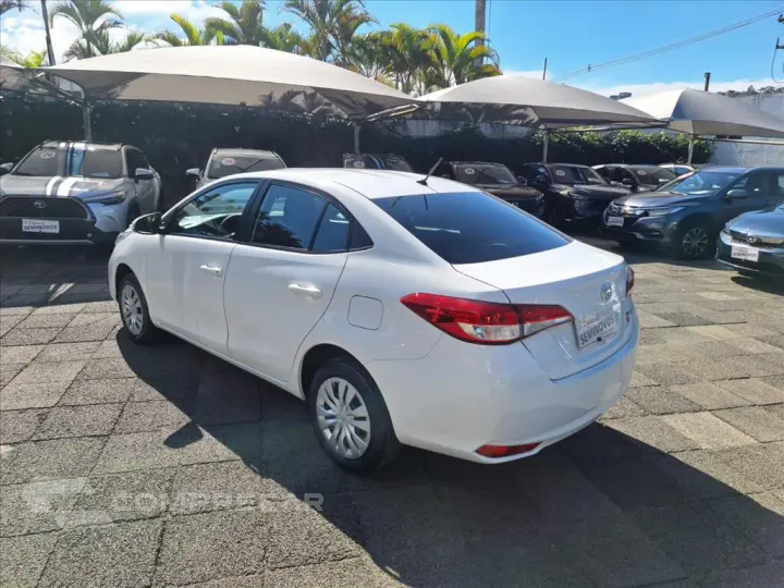 YARIS 1.5 16V FLEX SEDAN XL LIVE MULTIDRIVE