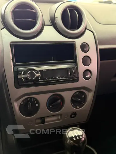 FIESTA 1.6 MPI Class Sedan 8V