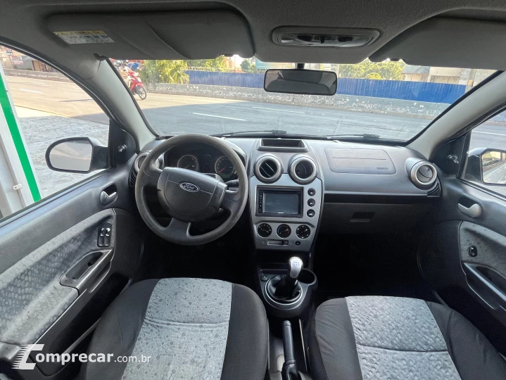 FIESTA 1.6 MPI Class Hatch 8V